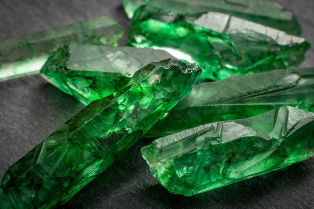 Ngọc Lục Bảo Emerald thô
